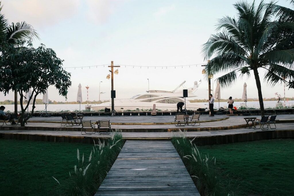 Bến du thuyền Long Phước Quận 9